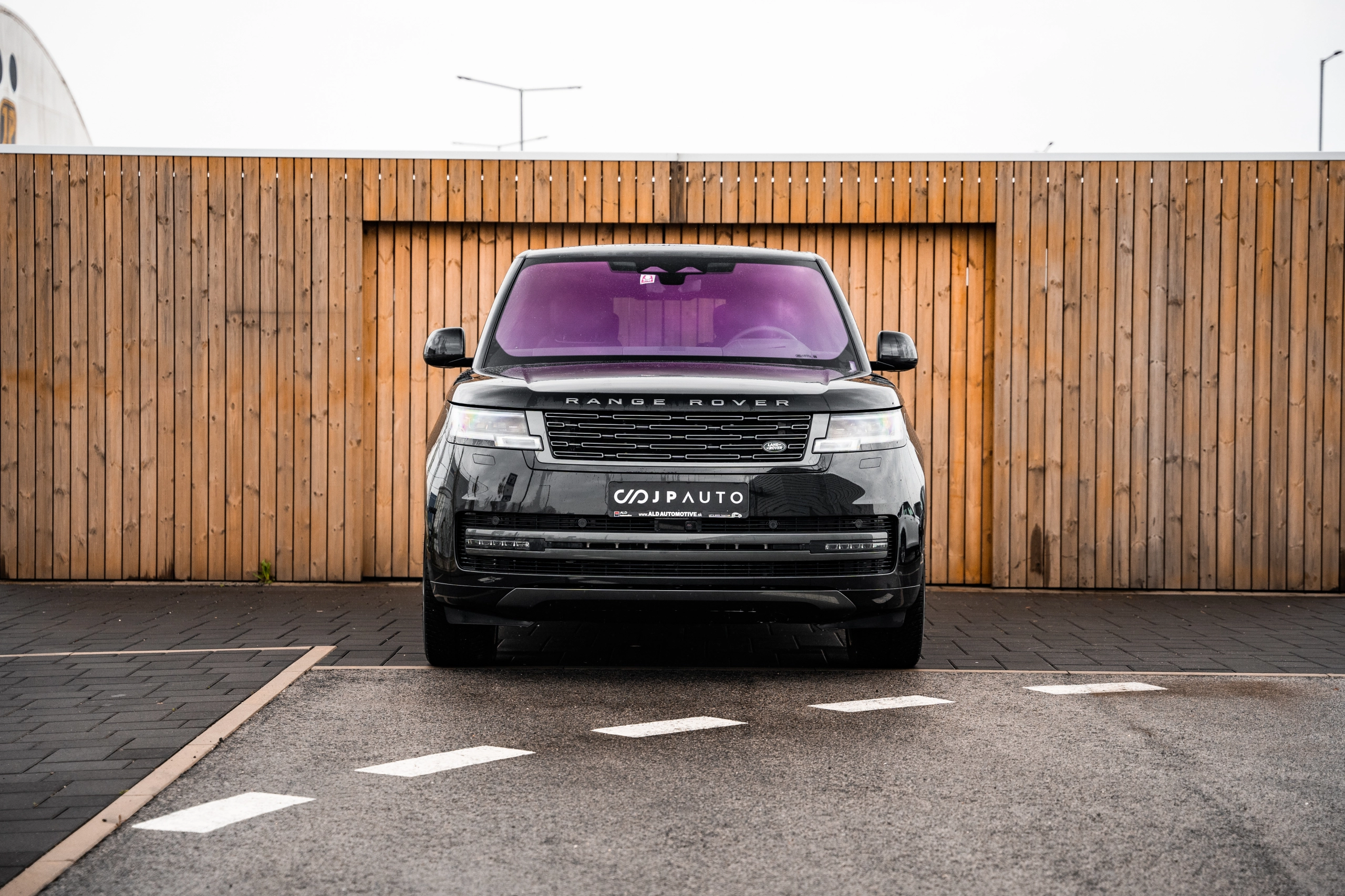 <b>Sofistikovaný a Veľkolepý</b> Range rover